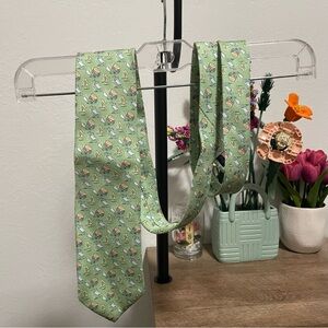 Vineyard Vines Light Green Burger, Fries and Drink Pattern Tie